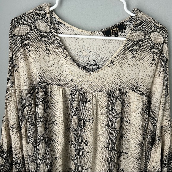 Lucky & Blessed Snake Print Flowy Women's Top - Picture 5 of 7